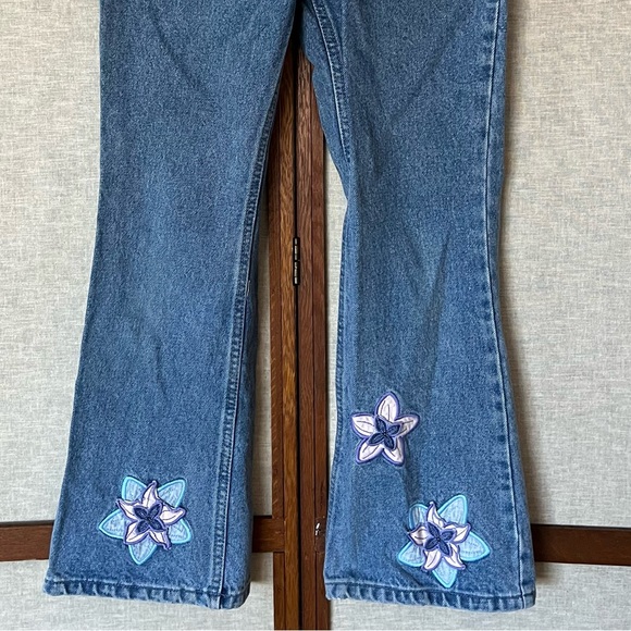 GAP Factory Store Vintage Appliqué Floral Flare Jeans - 8 - Picture 3 of 11